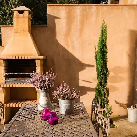 Masia Baix Emporda Monells